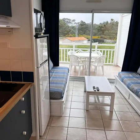 T2 Cosy, Piscine, Parking Et Front * Ле-Сабль-д’Олон