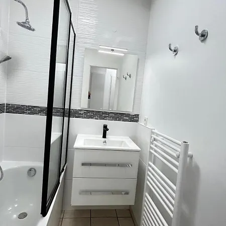 T2 Cosy, Piscine, Parking Et Front