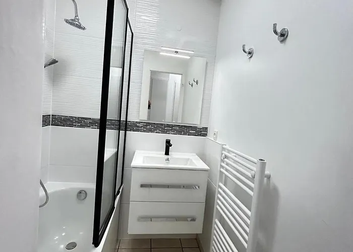 T2 Cosy, Piscine, Parking Et Front