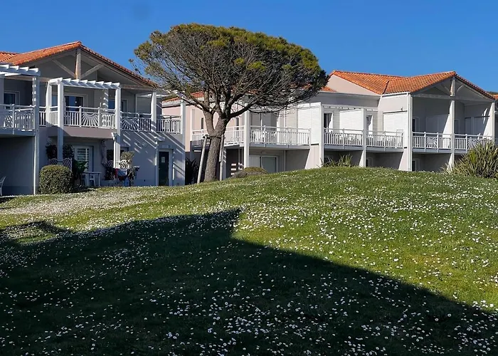 T2 Cosy, Piscine, Parking Et Front Les Sables-dʼOlonne